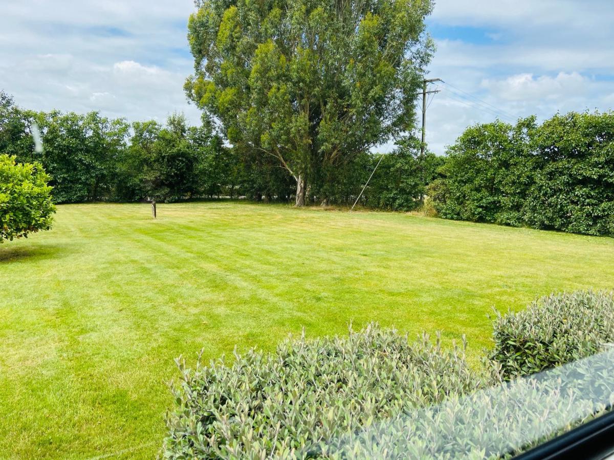 Apartamento Chateau Le Cross Martinborough Exterior foto